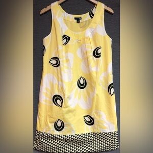East fifth size 10 sleeveless dress with round neck and pockets